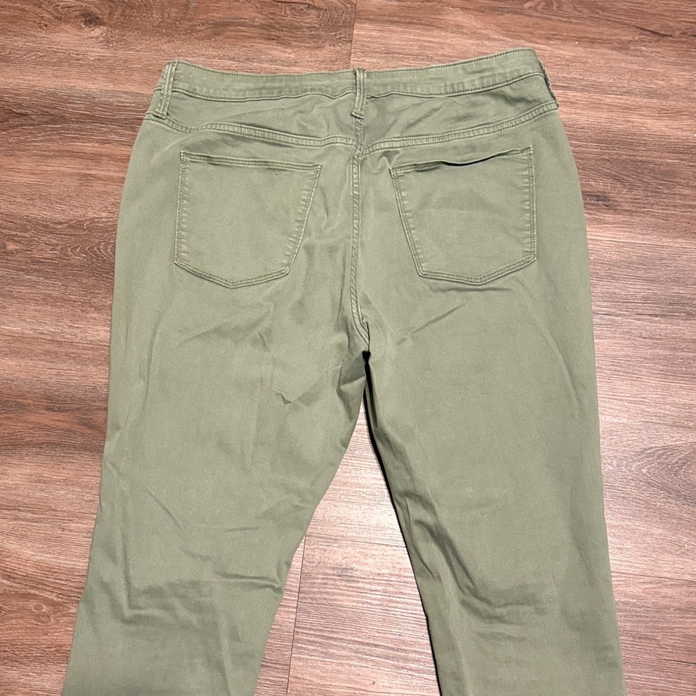 Universal Thread Green High-Rise Skinny Button-Fly Pants - Picture 3 of 6